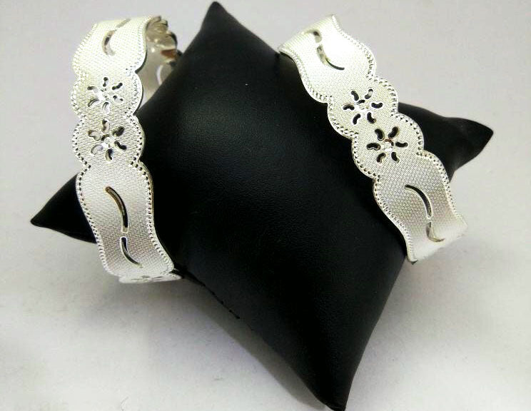 Fashion Jewelry ,fashion jewelry,modern jewelry,exclusive jewelry,beautiful design,elegant design,Rose cut diamond,uncut diamond jewelry, fancy jewelry,holly cross pendant,charms,enamel work,eye catching,filigree work,marvellous,natural diamond,unique jewelry, enchanting,cuff link,link bracelet,trendy fashion jewelry,india fashion jewelry,bridal fashion jewelry,colored fashion jewelry, elite,handmade jewelry,handcrafted jewelry,contemporary jewelry,inexpensive jewelry,affordable jewelry,cheap jewelry